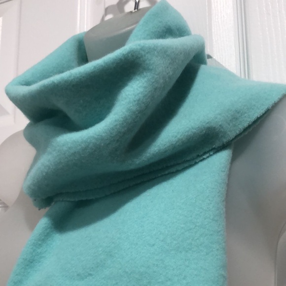 VTG Great accent for cold weather lambswool scarf. - Picture 3 of 10